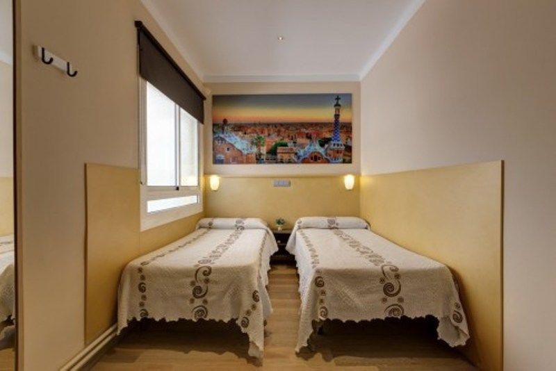 Hostal Barcelona Exterior photo