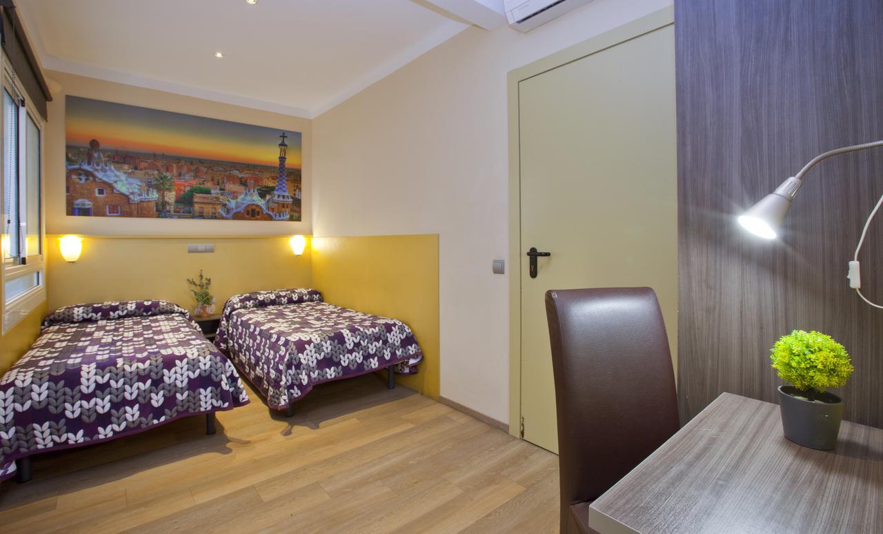 Hostal Barcelona Exterior photo